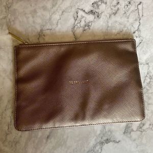 Zipper clutch